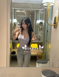 默默：158cm.E罩杯.45kg.21歲
