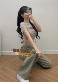 小曼：162.D+.47kg.22歲