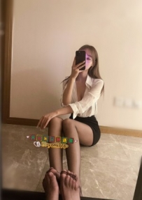 梅梅：166/C/47kg/23歲
