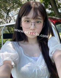 皮膚白皙 這樣的女生誰不想幹