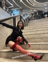 美靜阿姨的新絲襪讓yoki很是驚艷！！！