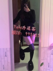 清純甜蜜學生妹，美腿萌顏